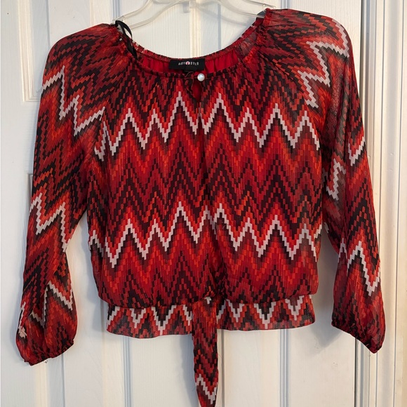 Amy Byer Vibrant Red and Black Chevron Top - Picture 1 of 4